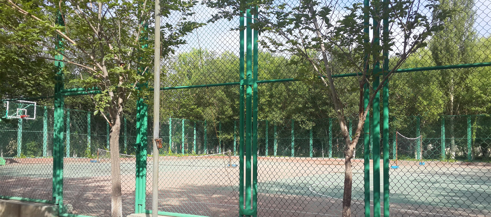 court perimeter chain link fence